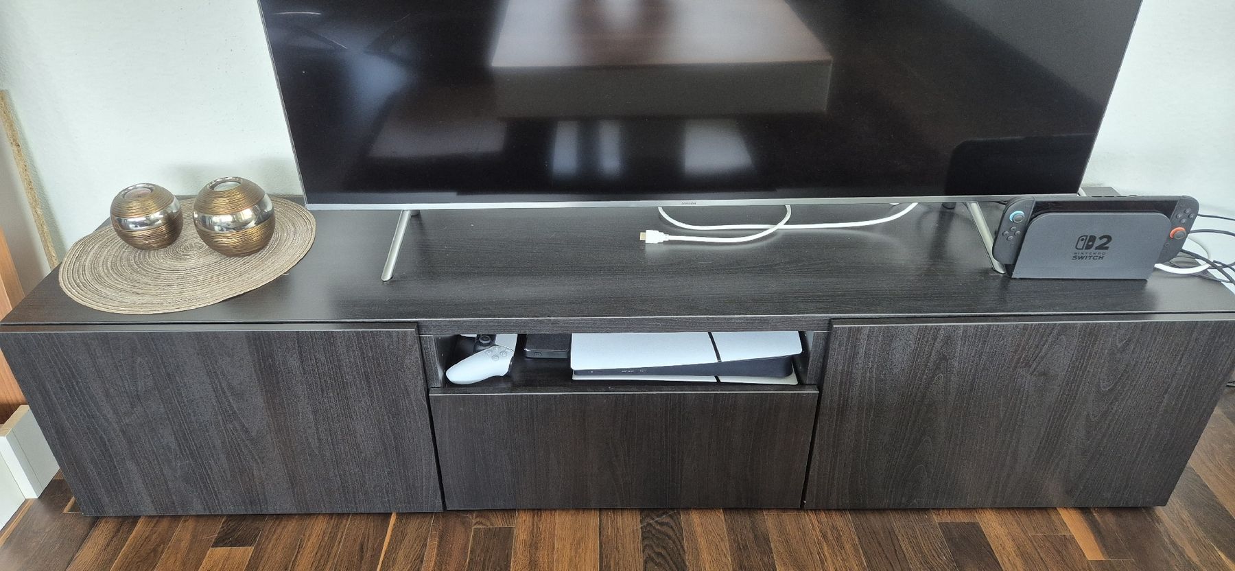 Ikea Meubles TV: TV Möbel IKEA Besta – D'occasion à Frauenfeld par ROY33