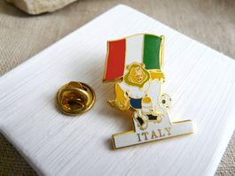 ❗ WM 2006 Maskottchen Goleo Italy calcio +Versand Pin M13S.2
