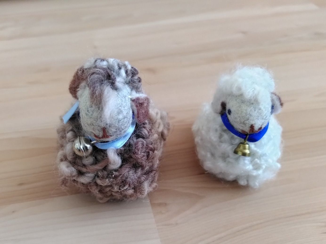 Statuette: ZWEI KLEINE SCHÄFCHEN SELFMADE – Usato da Brugg AG venduto da olamim 1