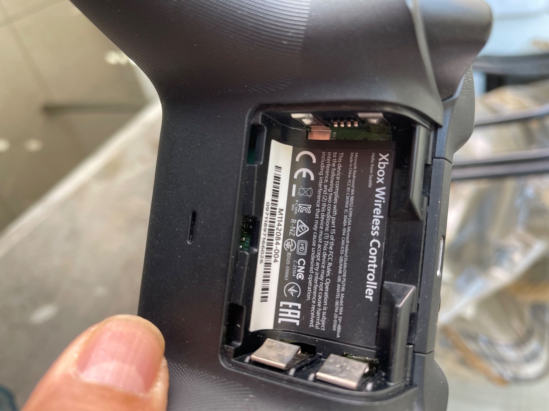 Microsoft Controller: Xbox One Wirelles Controller Schwarz – Nuovo (secondo la descrizione) da Arisdorf venduto da comestibles 2