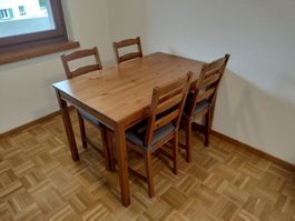 Esstisch mit 4 Stühlen
