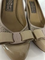 Ferragamo Pumps beige Leder Gr. 39,5 Schuhe