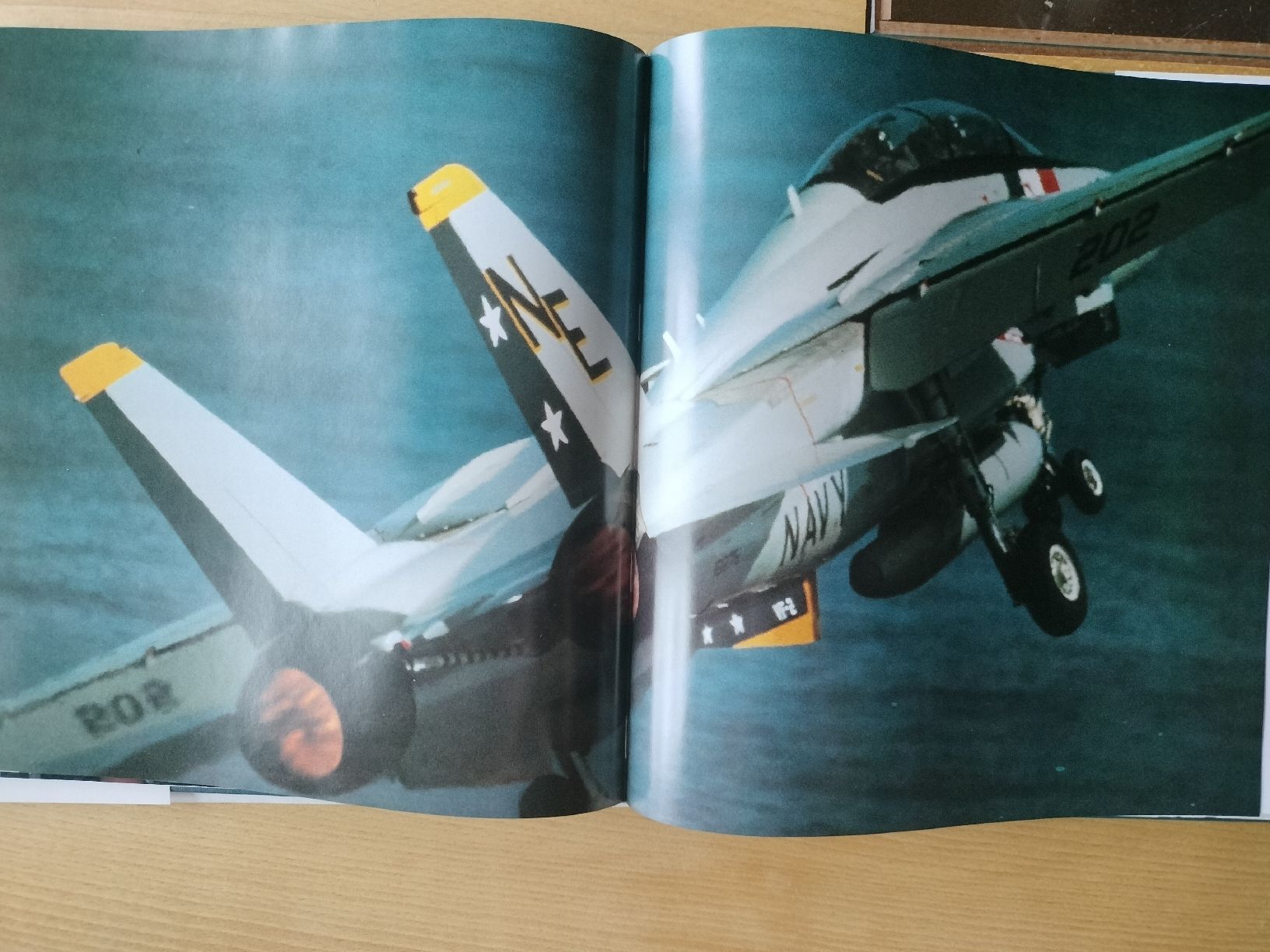 Libri: Armee Militär Flugzeugträger Buch – Usato da Schwanden Sigrisw venduto da len_9yqg 7