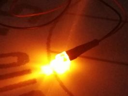 LED gelb 1.8mm 2/12V verkabelt