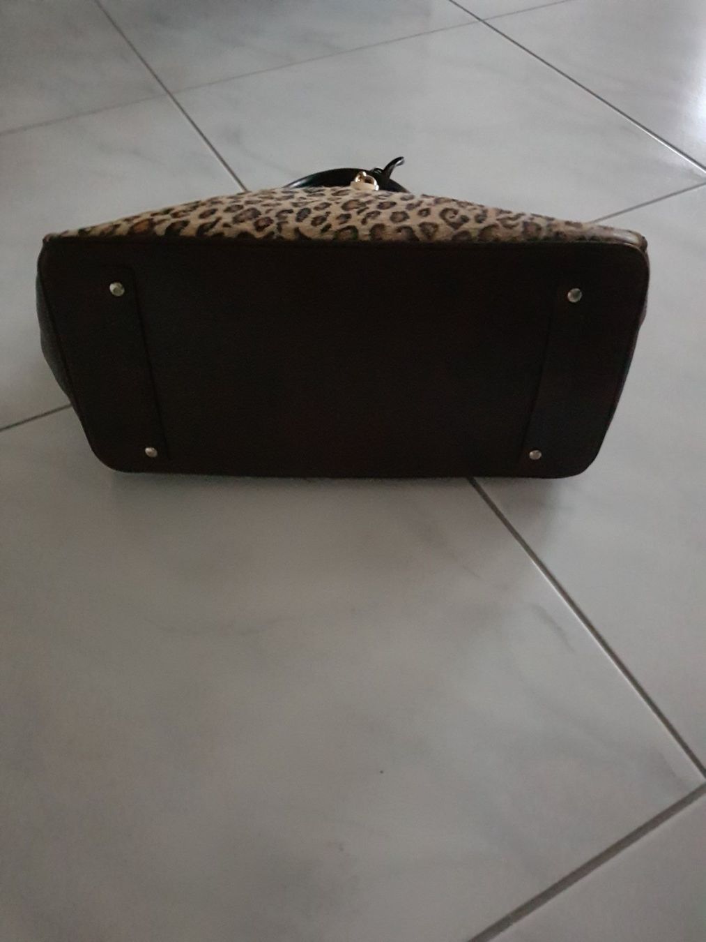 Borse da donna: Leder Tasche mit  Echtfell – Usato da Stansstad venduto da leoni66 1