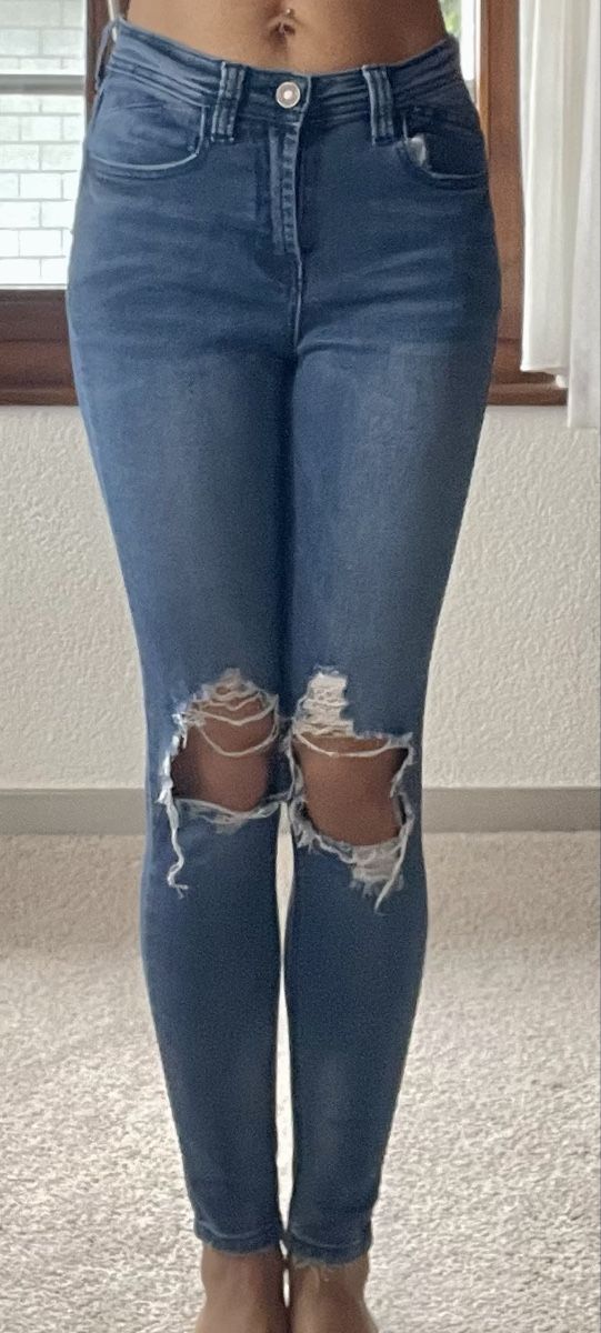 Jeans: Distressed Denim Jeans – Usato da Herisau venduto da Ciaoschein