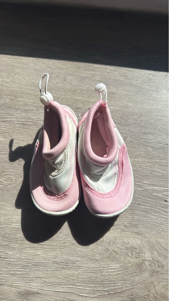 Scarpe per ragazzi: Badeschuhe rosa Grösse 23 rosa/weiss – Usato da Olsberg venduto da mel_jkr8