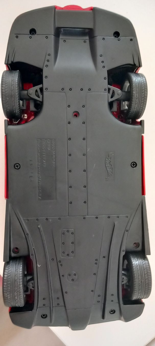 Ferrari Modellini d'auto: ENZO RERRARI 1/18 – Usato da Balsthal venduto da Marica75 6