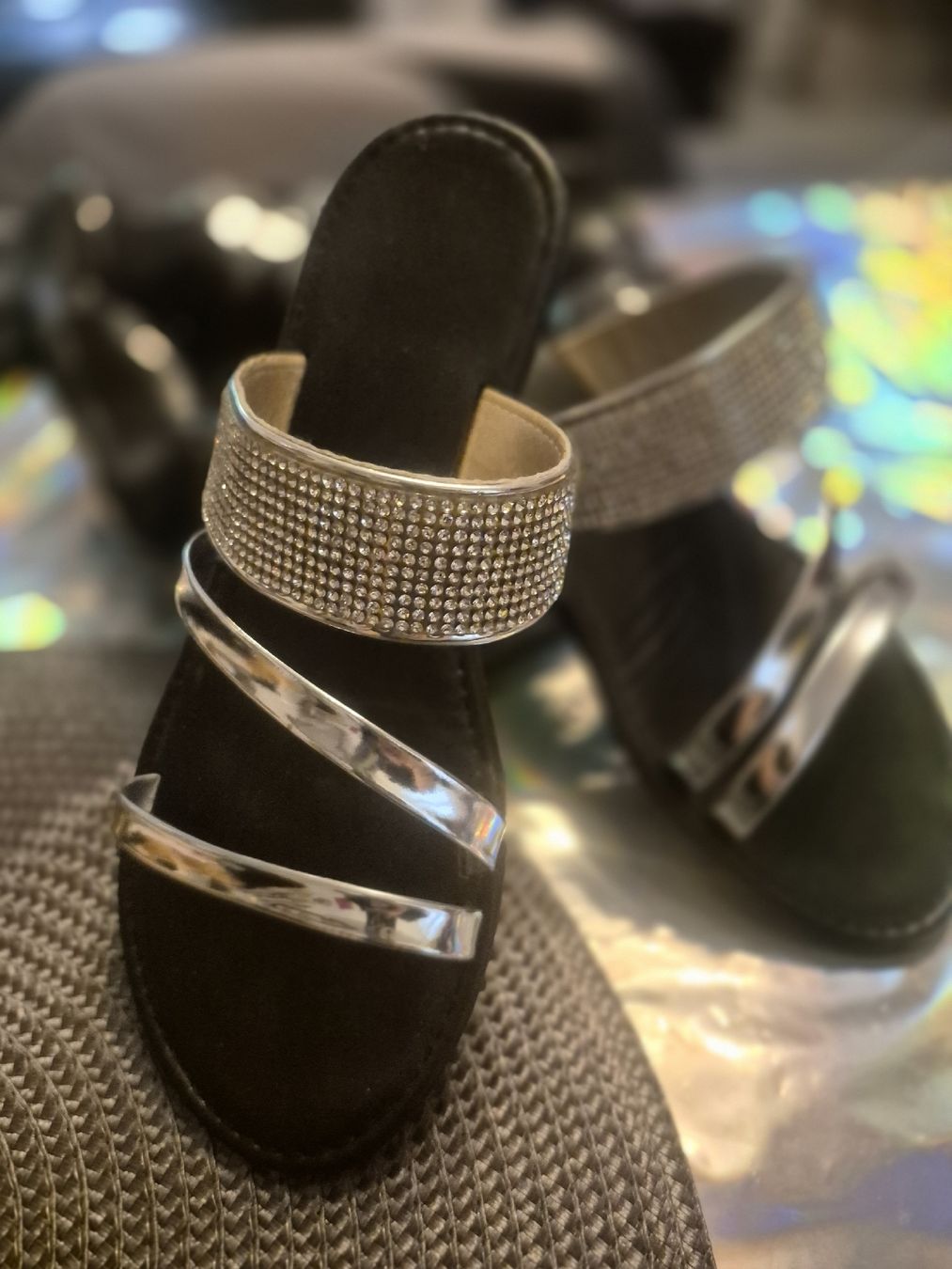 Scarpe da donna: Sandali da donna neri con strass e argento taglia 37 – Usato da Giubiasco venduto da Stefaniav 1