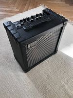 Roland Cube 30  Kompakter Übungsverstärker mit Effekten