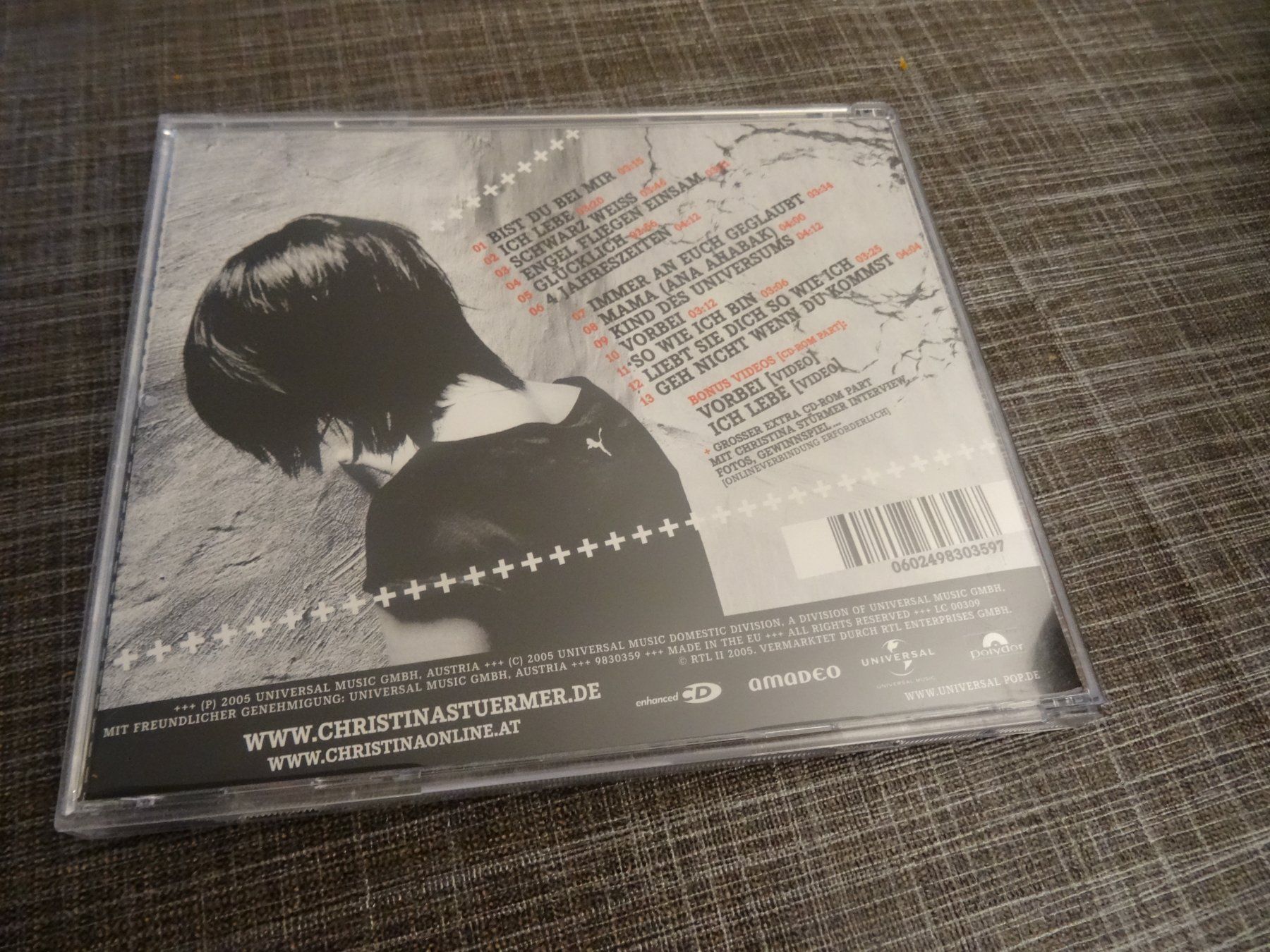 CDs: Christina Stürmer - Schwarz Weiss CD – Gebraucht aus Olten von Disc-Ausverkauf 1