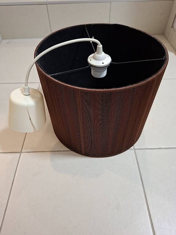Lampade: A donner suspension marron ikea effet fil. – Usato da Chavornay venduto da mum_z5bx