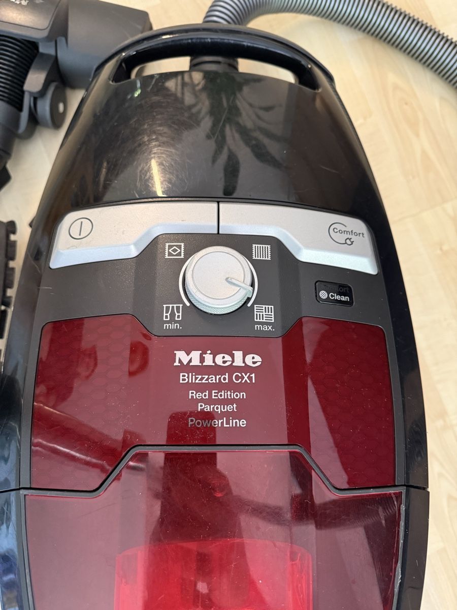 Miele Aspirapolveri & Accessori: Miele Blizzard CX1 Red Edition Staubsauger – Usato da Nohl venduto da ron_8pml 1