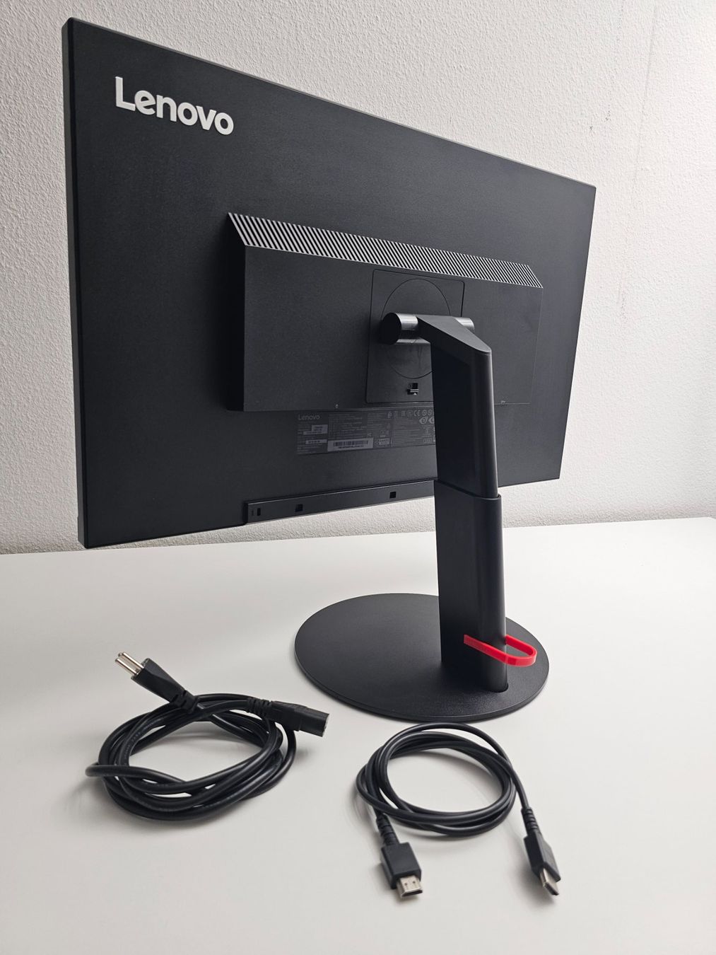 Lenovo Ecrans: Lenovo ThinkVision USB-C Monitor – Neuf (Voir description) à Wettingen par bestrox 1