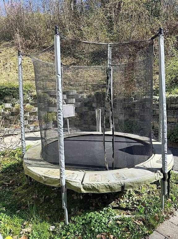 Decathlon Trampolini: Trampoline 250 cm plus système de fixation au sol – Usato da epalinges venduto da Misterazz