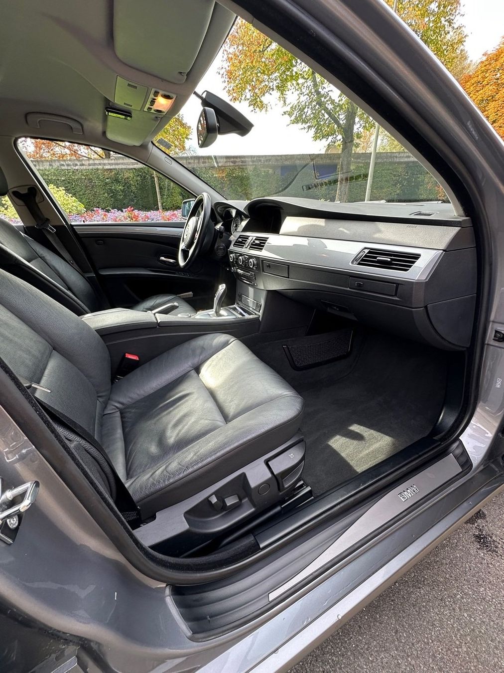 BMW Autos: BMW 525d touring Steptronic, frisch ab Service – Gebraucht aus Meggen von Elevation7 8