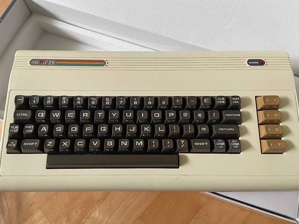 Commodore Konsolen: Retro Games Commodore Vic 20 / VC20 / C64 Limited Edition – Gebraucht aus Langnau am Albis von Danig0 3