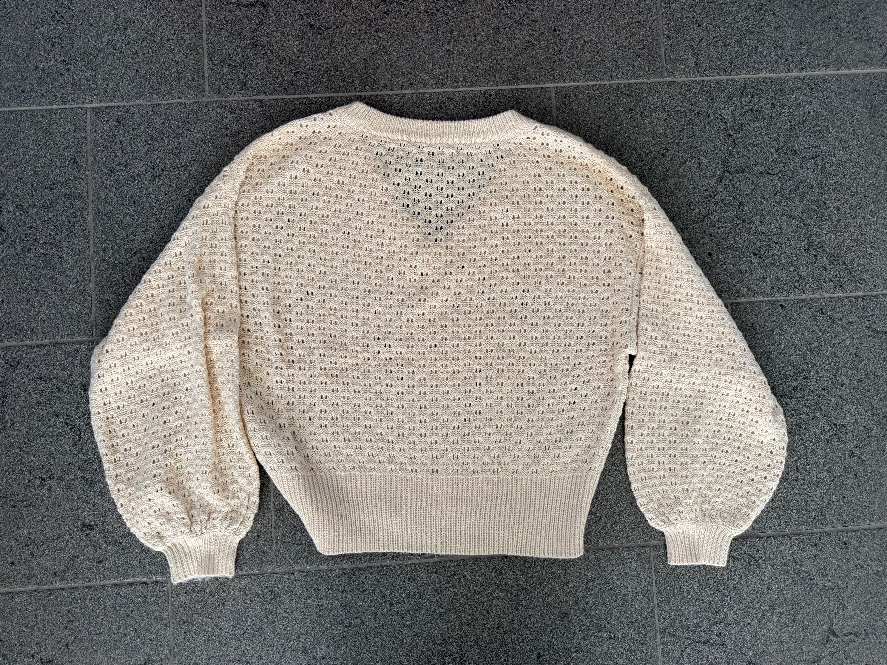 Only Pulls & Sweat-shirts: Pullover mit V-Ausschnitt gelöchert Grösse L – Neuf (Voir description) à Rupperswil par Nila_7 1