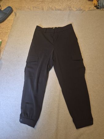 Schwarze Cargo Hose "Seductive", Grösse 40 (eher 42) Neu!