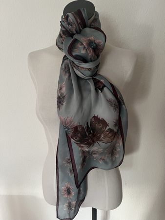 Foulard Valeléger été avec motif floral et papillon, 160x40c