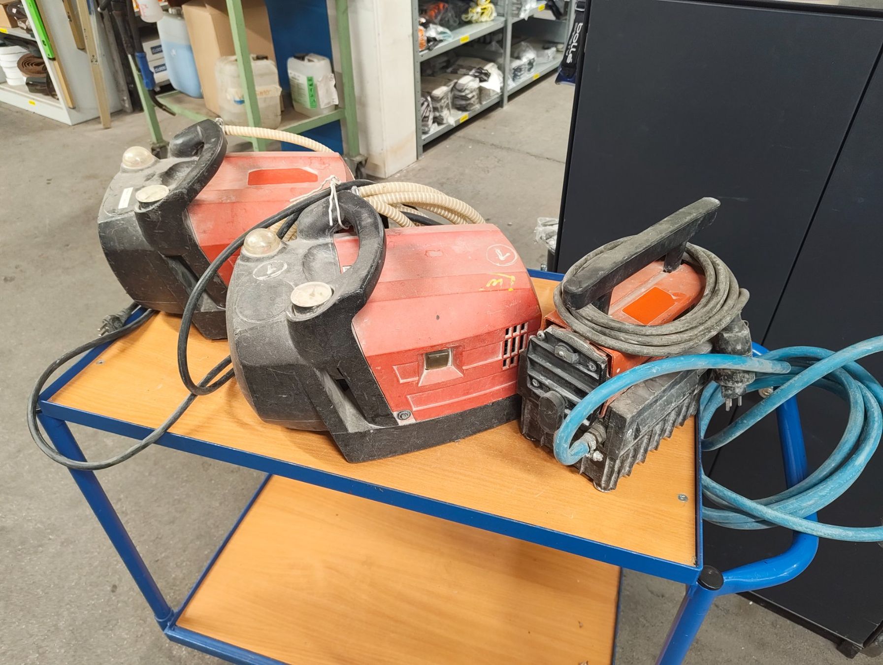 Accessori da laboratorio: Hilti Vakuumpumpen – Usato da Stetten AG venduto da Wetter1948 2