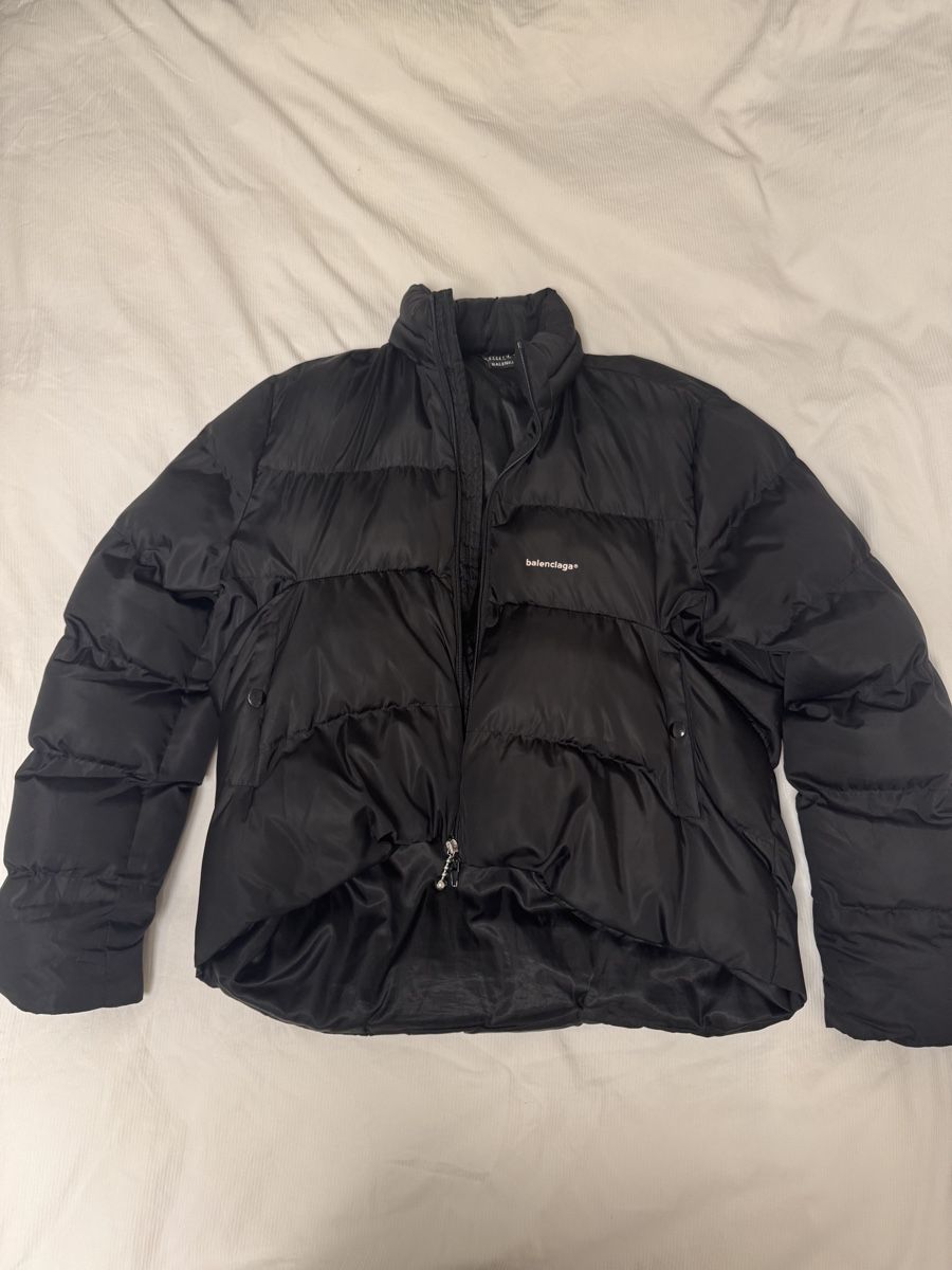 Balenciaga Giacche: Balenciaga C-Shape Jacket – Usato da Würenlos venduto da sain11