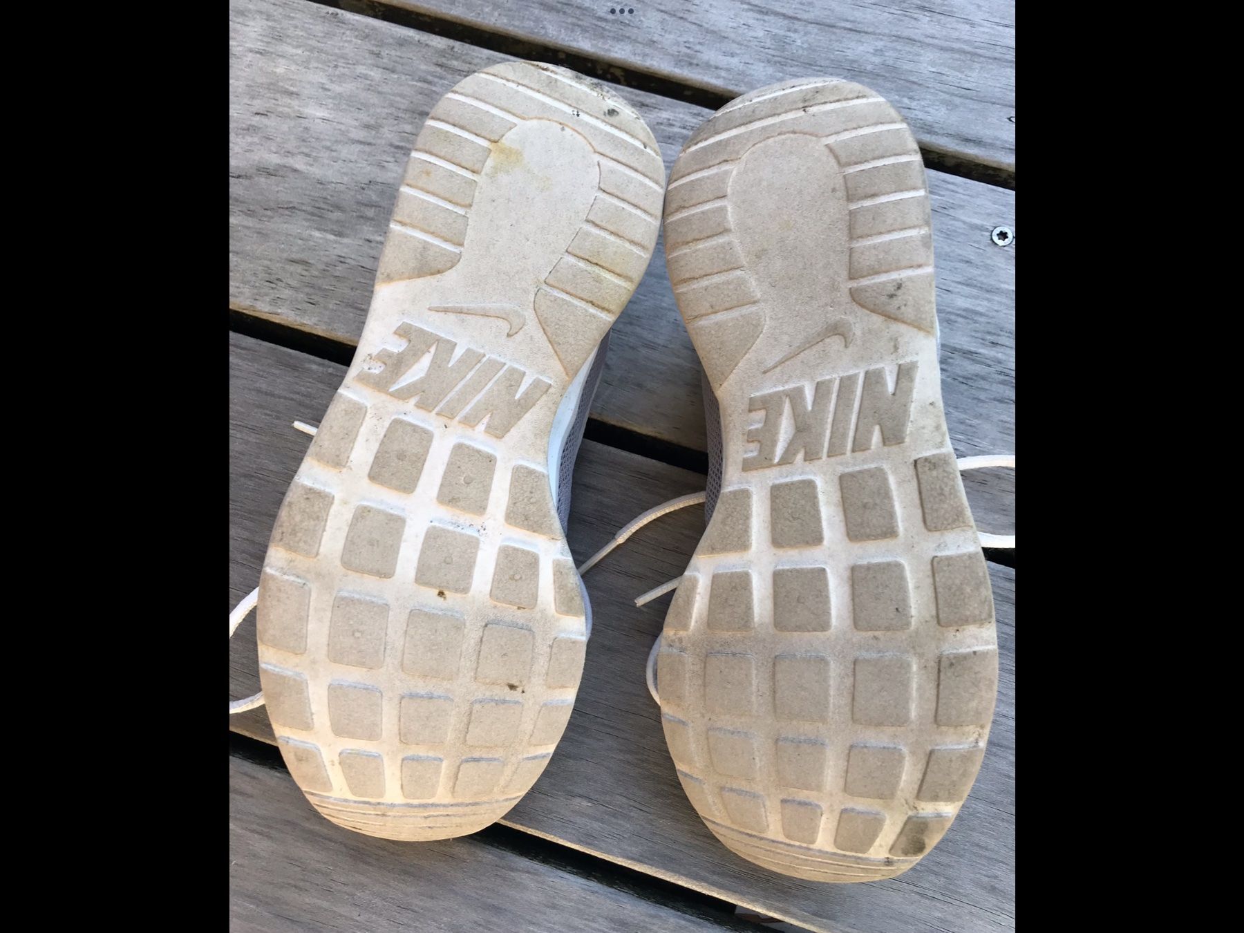 Nike Damenschuhe: Nike Tanjun Schuhe, Grau, Grösse 37,5 – Gebraucht aus uster von articles 4
