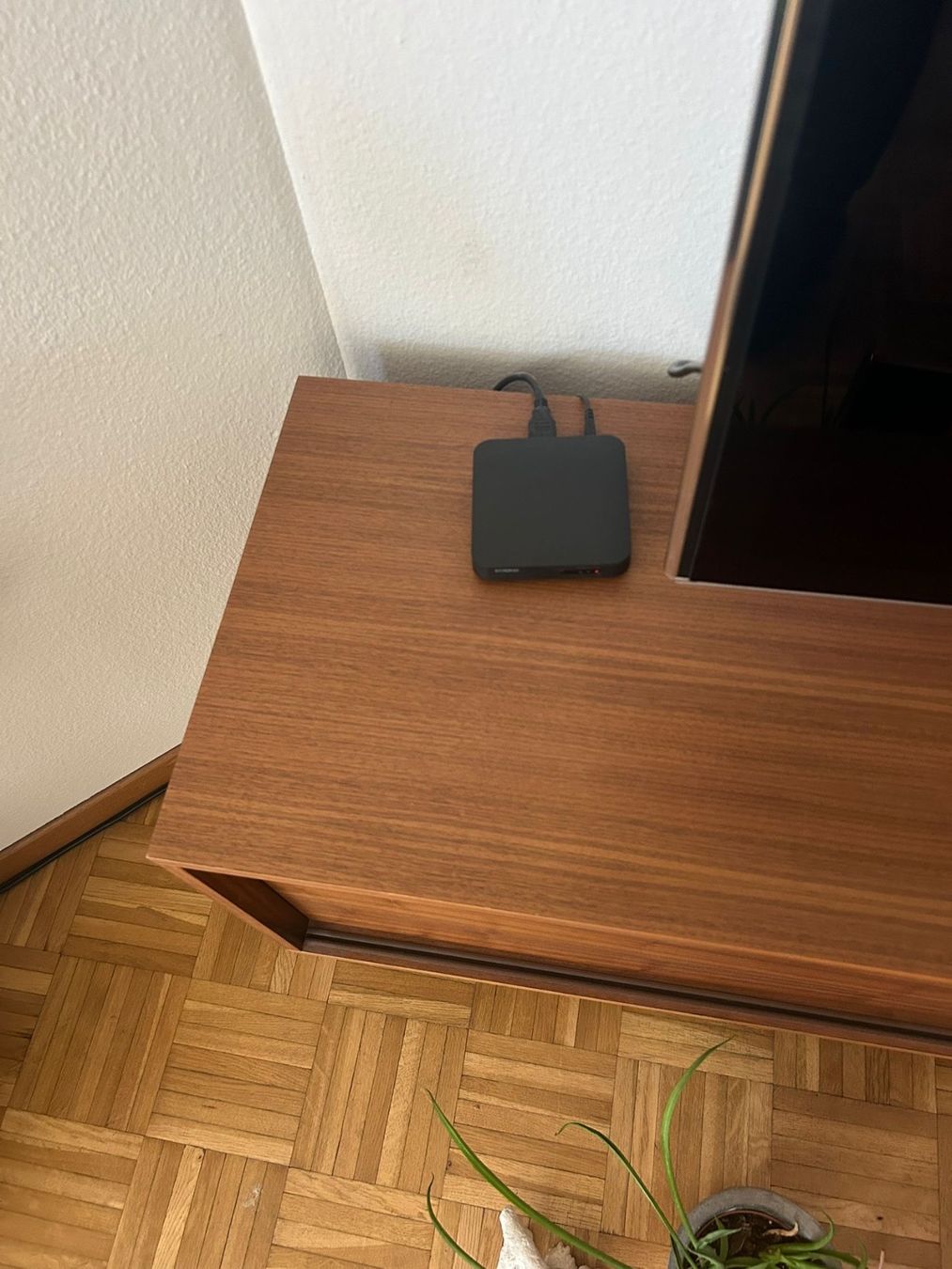 Mobili TV: Sideboard mit Beinen 180 cm, Walnussfarben / Messing – Nuovo (secondo la descrizione) da Zürich venduto da mar_bfx9 6