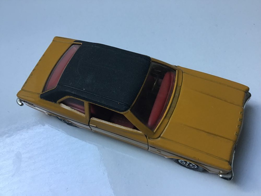 Corgi Ford Cortina GXL 1/43 – Bordeaux Toit Noir, Miniature Neuve UK