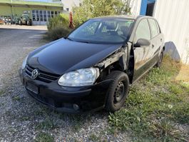 VW Golf Limousine schwarz metallic defekt