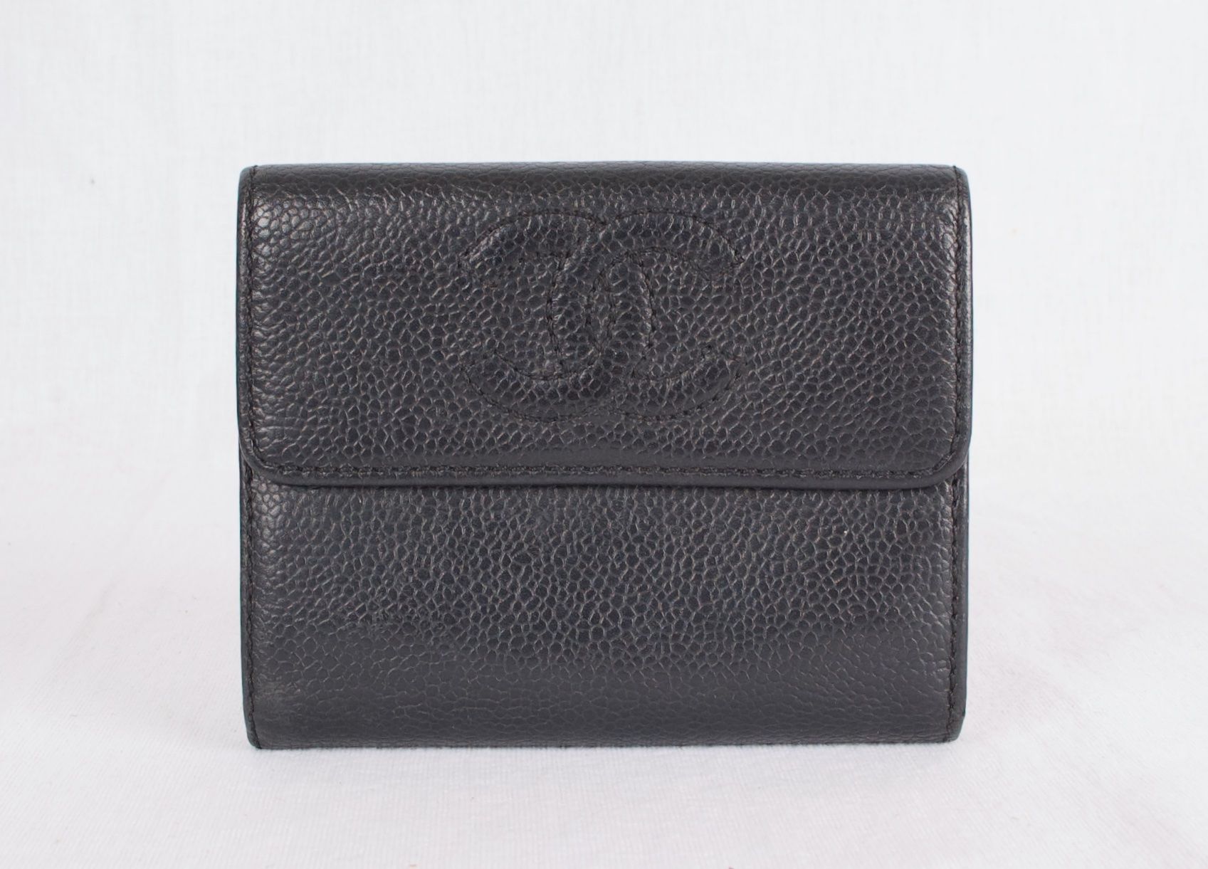Chanel Portemonnaie: Auth CHANEL wallet caviar leather black color. – Gebraucht aus Lausanne von Lamedusac