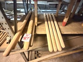 Posten mit Pickel, Holzstiele (Lot 181) 6017 Ruswil