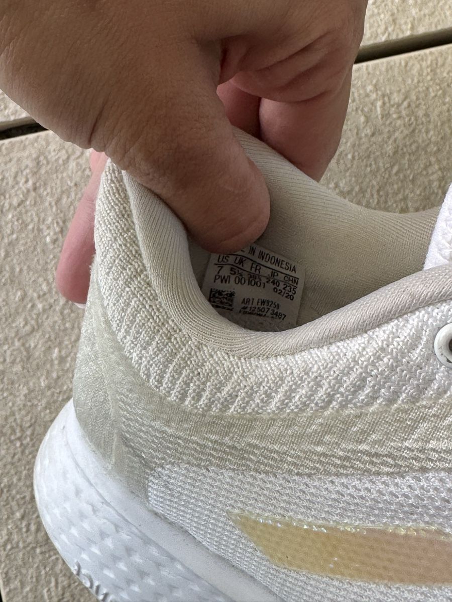 Adidas Scarpe da donna: White Adidas Sneakers - size 38 2/3 – Usato da Cham venduto da lb6_m9yt 6