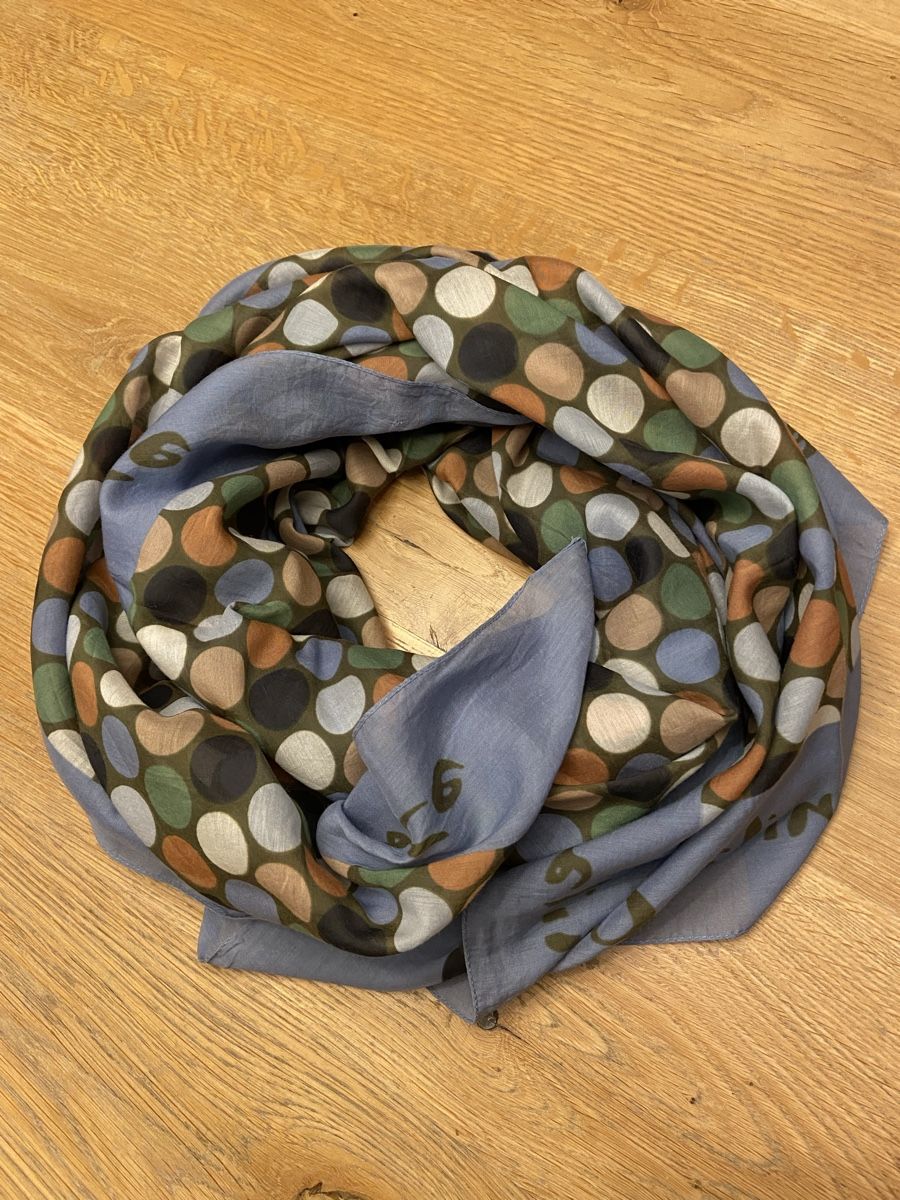 Manila Grace Foulard & Sciarpe: Manila Grace Foulard – Usato da Märstetten venduto da Elfe111 1