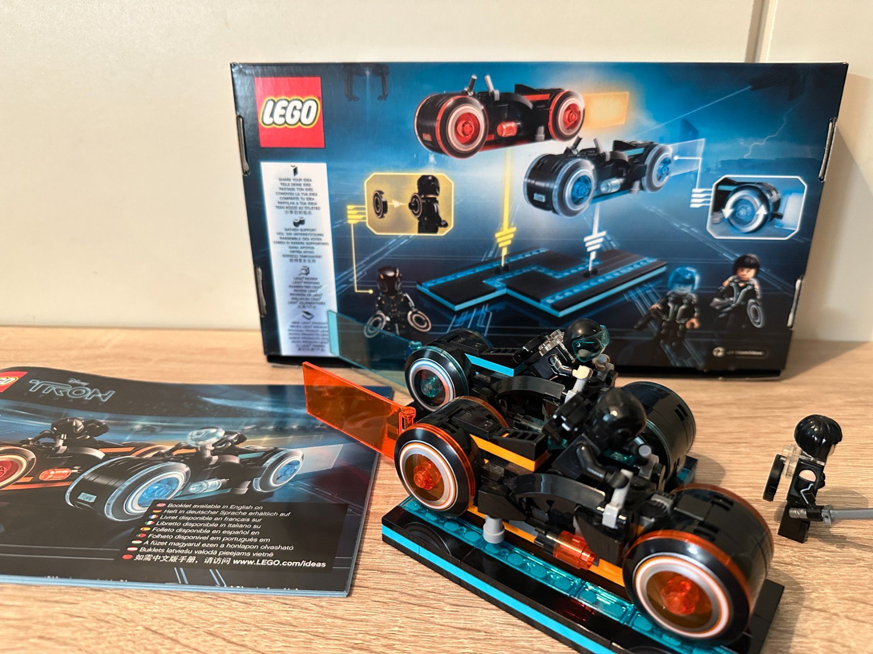 Lego Kit di costruzioni: LEGO 21314 TRON: Legacy Lightcycle – Usato da Basel venduto da Don-Angel 3