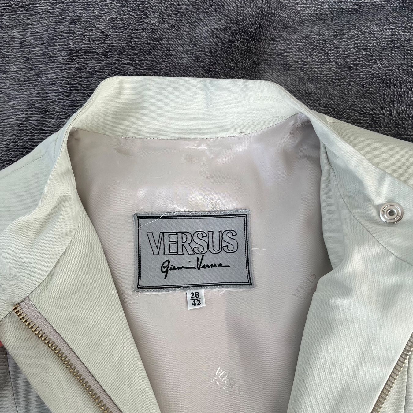 Versace Giacche: Versus Gianni Versace Jacke – Usato da Zug venduto da saskia-chiara 2