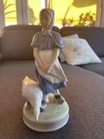 Royal Copenhagen Figur Nr. 527 “Gänsemädchen” (Goose Girl) v