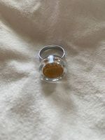 Silberring mit goldfarbenen Perlen