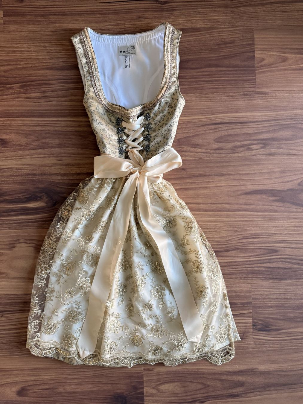 Lotti di vestiti: lässiges Dirndl Grösse 36, mit Bluse und Poncho – Nuovo (secondo la descrizione) da Weisslingen venduto da Gepy1 3