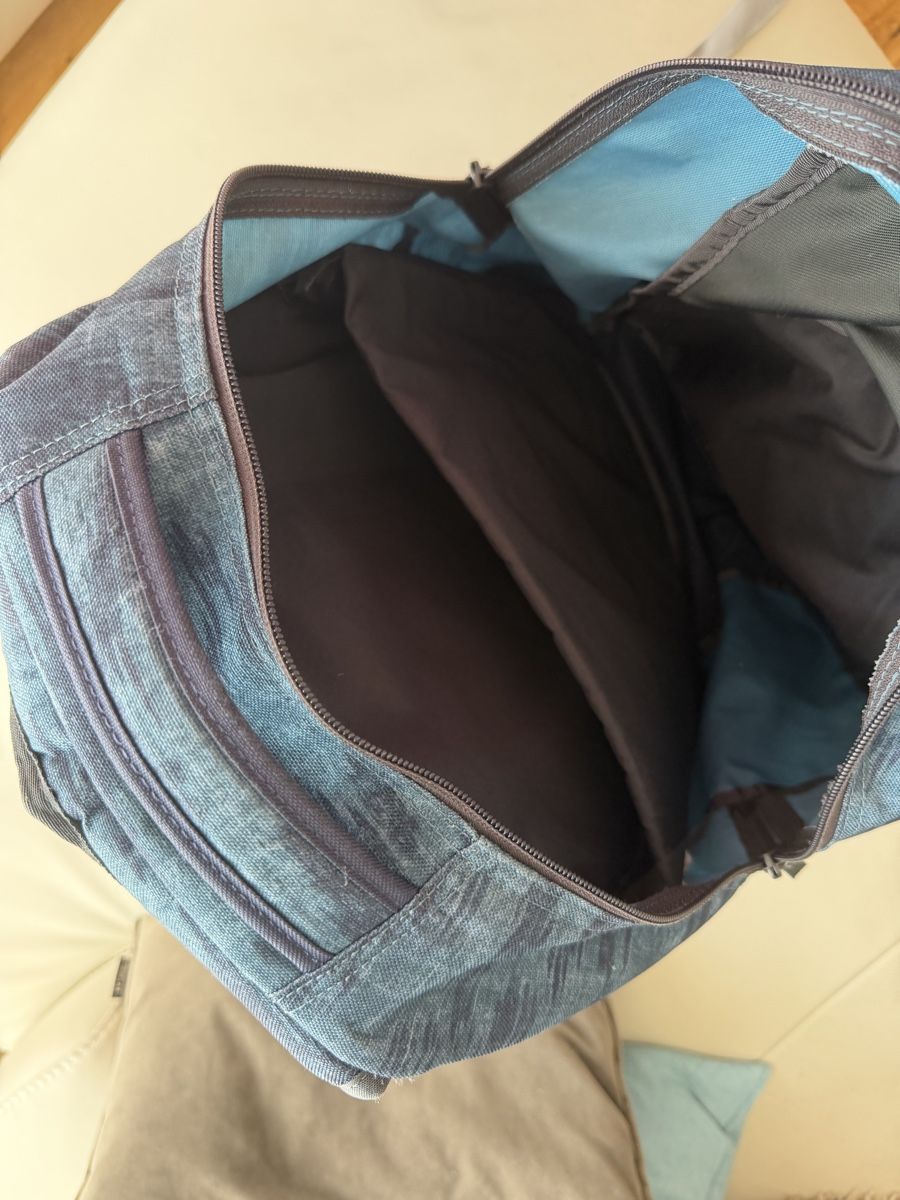 Dakine Zaini: sehr schöner Dakine Rucksack Schule Freizeit – Usato da Sulz AG venduto da Tigi69 3