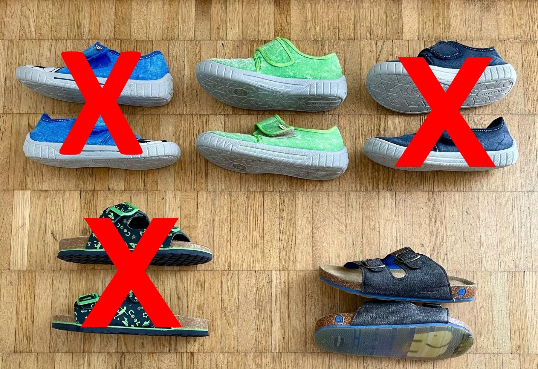 Scarpe per ragazzi: verschiedene Hausschuhe Grösse 31 – Usato da Zürich venduto da giovannisp 1
