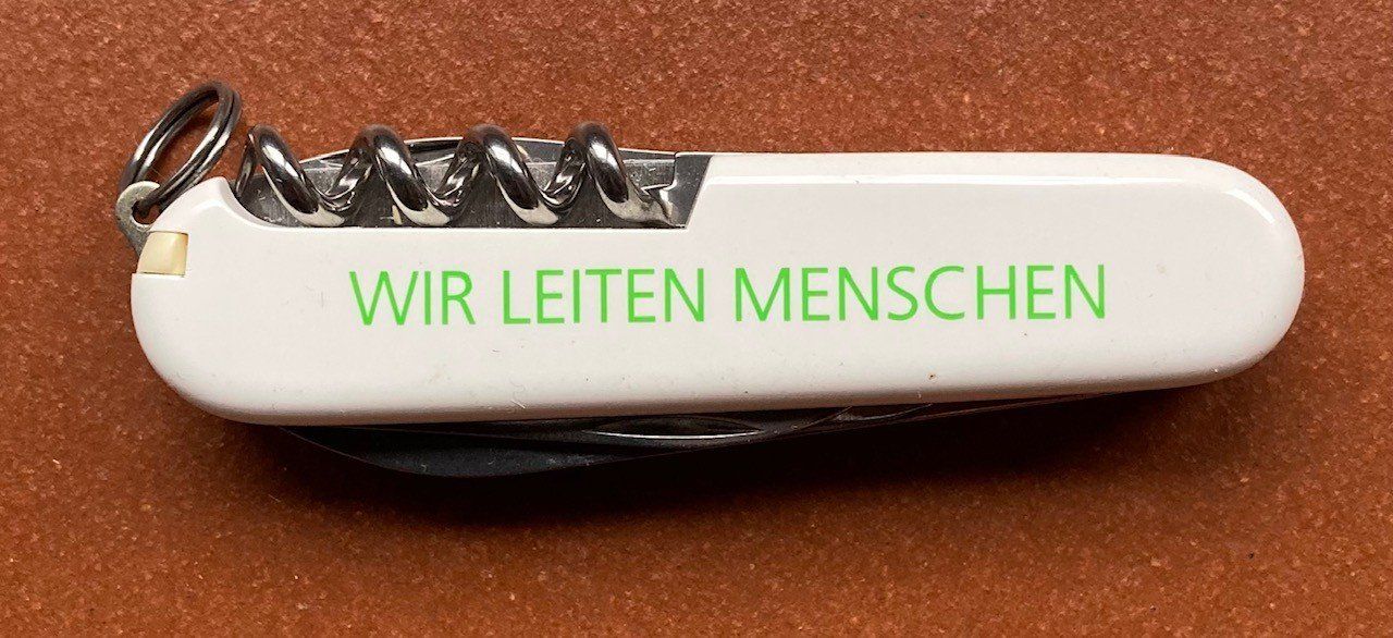 Victorinox Taschenmesser: Victorinox Offiziersmesser – Gebraucht aus Orselina von Vrenegonde 1