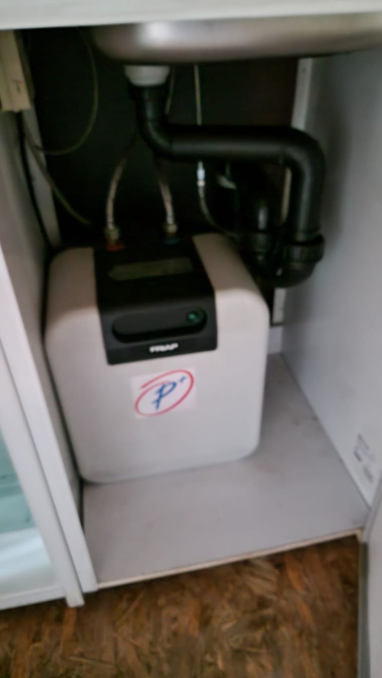 Cucine complete: Küchenmöbel -2 Kochplatten- Durchlauferhitzer warm Wasser – Usato da Münchenbuchsee venduto da rut_8zhz 3