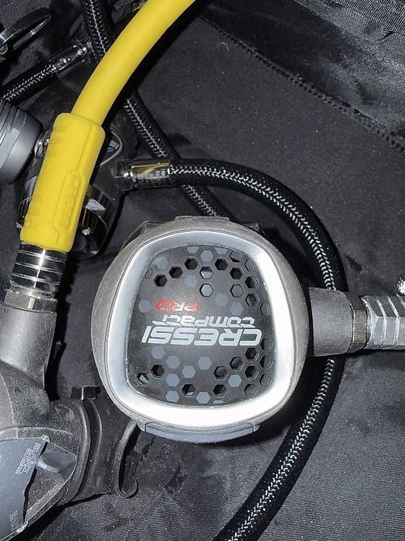Cressi Respiratori & Giubbotti: Cressi Compact Pro Atemregler – Usato da Kilchberg ZH venduto da mar_hhk7 1