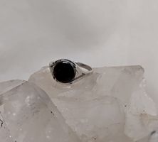 RING MIT ONXY IN 925 SILBER