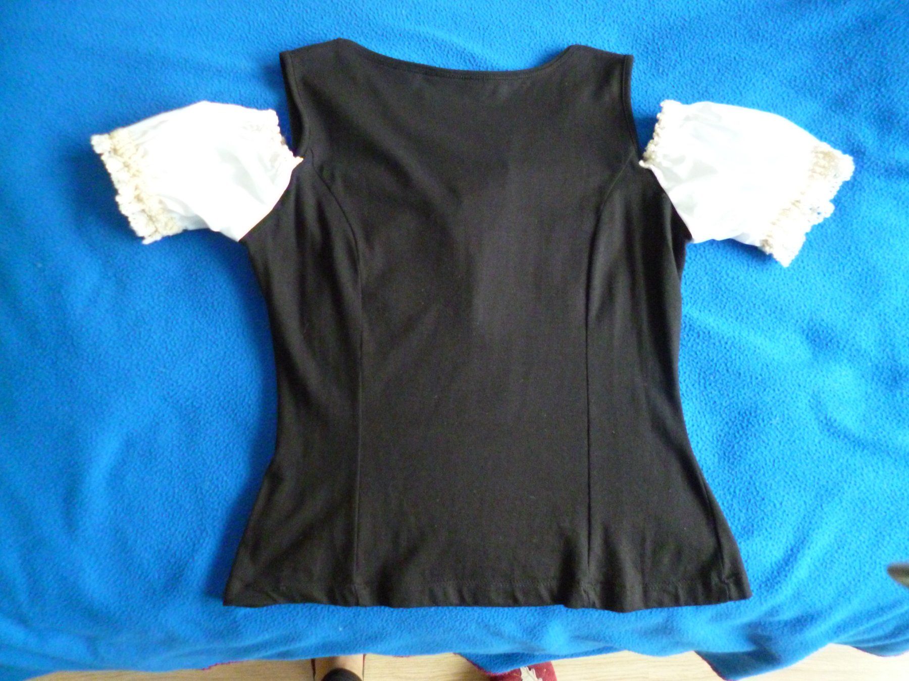 Kleider: Dirndl Oberteil, Grösse 38, Stockerpoint, ganz neu – Neu und originalverpackt aus Unterseen von marathon1 7