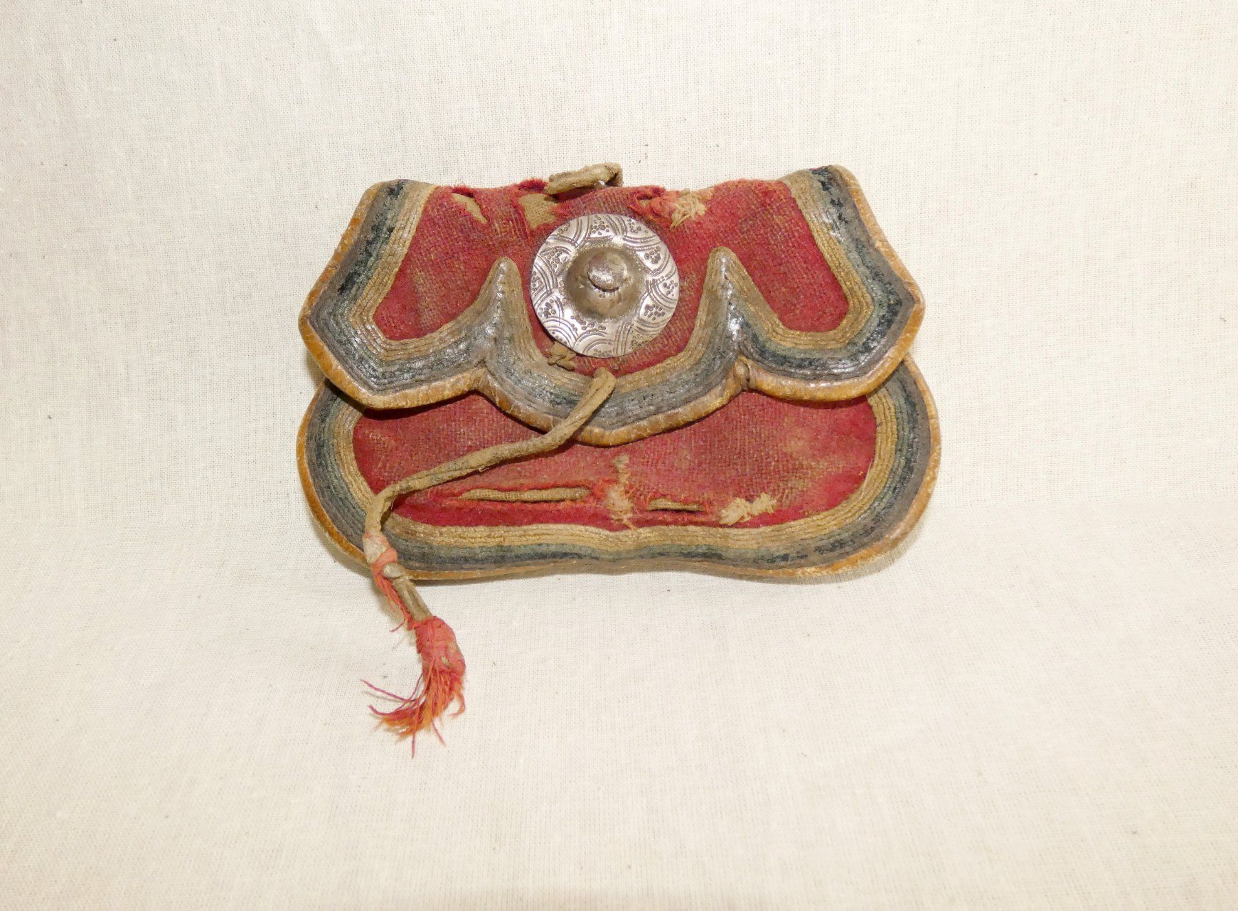 Statuette: Ancienne bourse du Tibet – Usato da Cernier venduto da Tashi_Delek