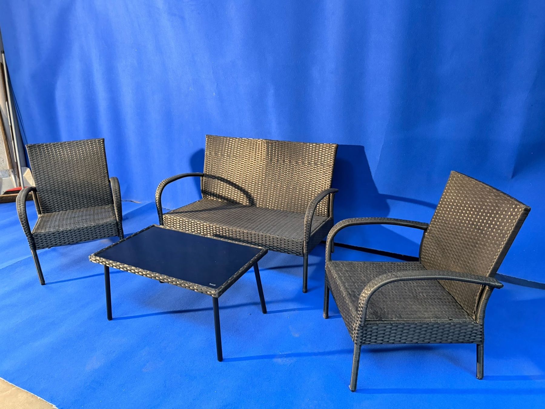 Sessel: Lounge Sessel mit Tisch – Gebraucht aus Birmenstorf AG von adr_zny2 2