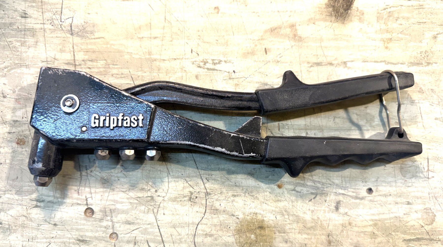 Pinze: Pince à riveter Gripfast – Usato da Tatroz venduto da DanielCut