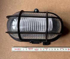 Feuchtraumleuchte Wandleuchte mit Schutzkorb oval IP44